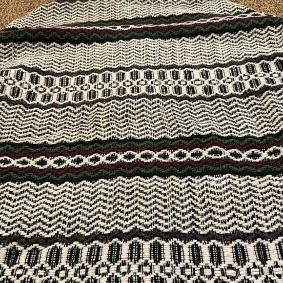 Ecuadorian Pullover Hoodie - Picture 13 of 15